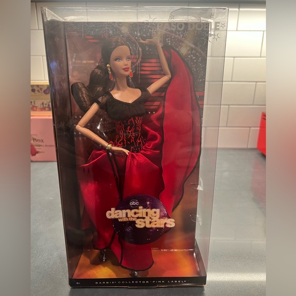 NRFB! Dancing With The Stars Paso Doble Barbie!! - Picture 3 of 7